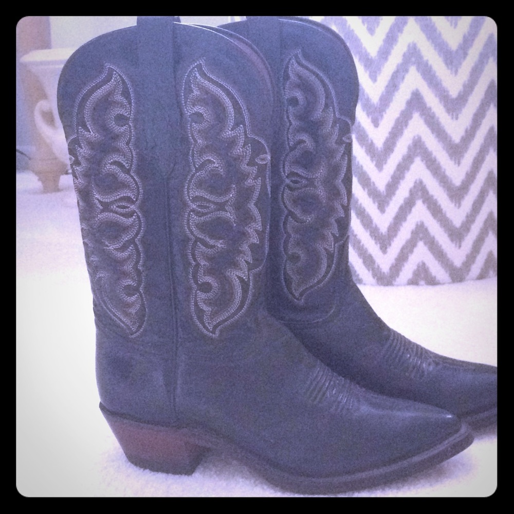 Tony Lama cowboy boots 6 1/2 never worn